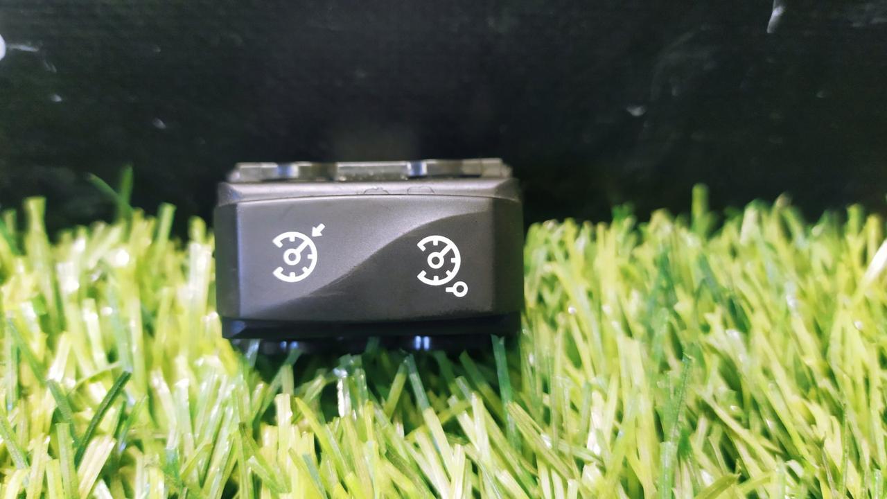 Кнопка круїз контроля Рено Гранд Сценік 3 1.5 dci 2009- 2015 Renault Scenic 3, фото 1