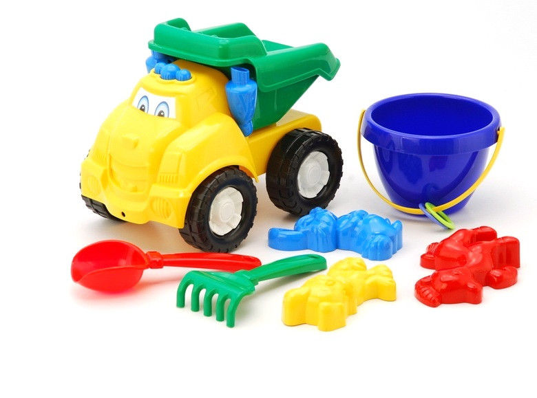 Виготовлення пластмасових іграшок від виробника