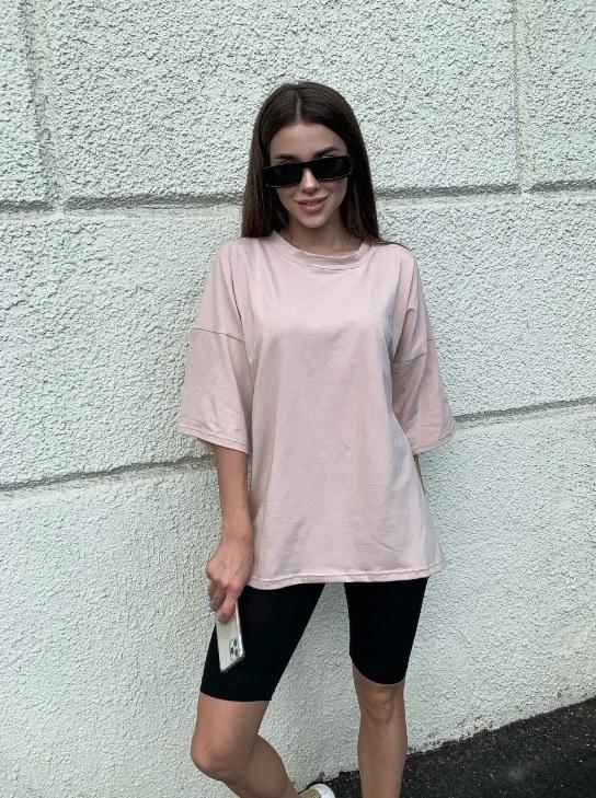 Бежева трикотажна футболка oversize жіноча