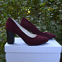 Туфлі на високому каблуці