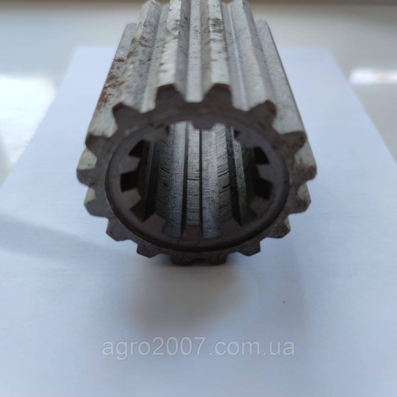 Втулка шлицевая ЮМЗ с двигателем СМД (на 113 вал под диск СМД-18) 6ДМ ...