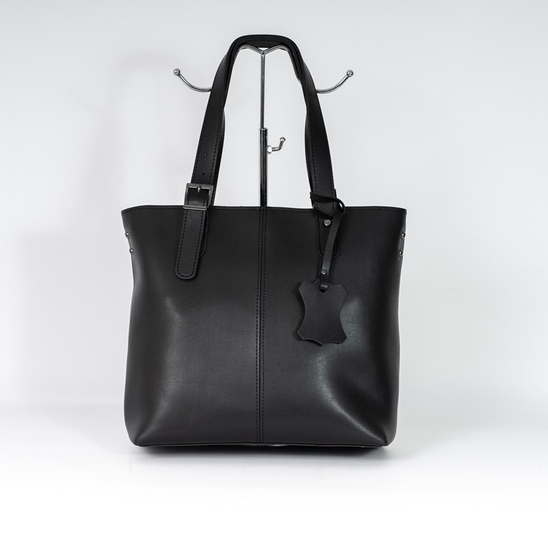 Жіноча чорна ділова сумка з довгими ручками на плече класична якісна сумочка на блискавці