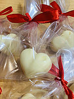 Шоколадное сердце из белого шоколада. Сладкие подарки гостям на свадьбе.