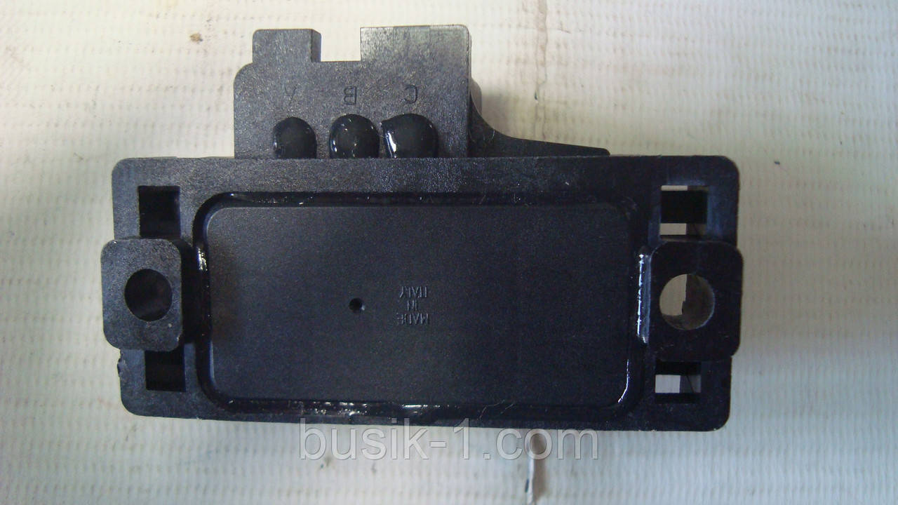 Датчик давления в впускном коллекторе 3pin Berlingo, Ascona C, Astra F\G