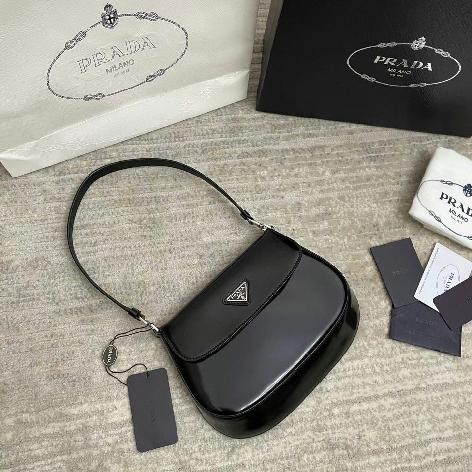 Сумка Prada Cleo brushed leather shoulder bag (Прада)