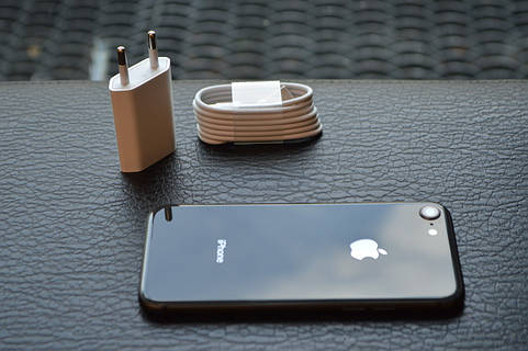 Apple iPhone 8 64Gb RED