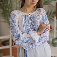 Вишиванка жіноча "Рішельє" вишита на білому шифоні синіми нитками, довгий рукав, манжет.