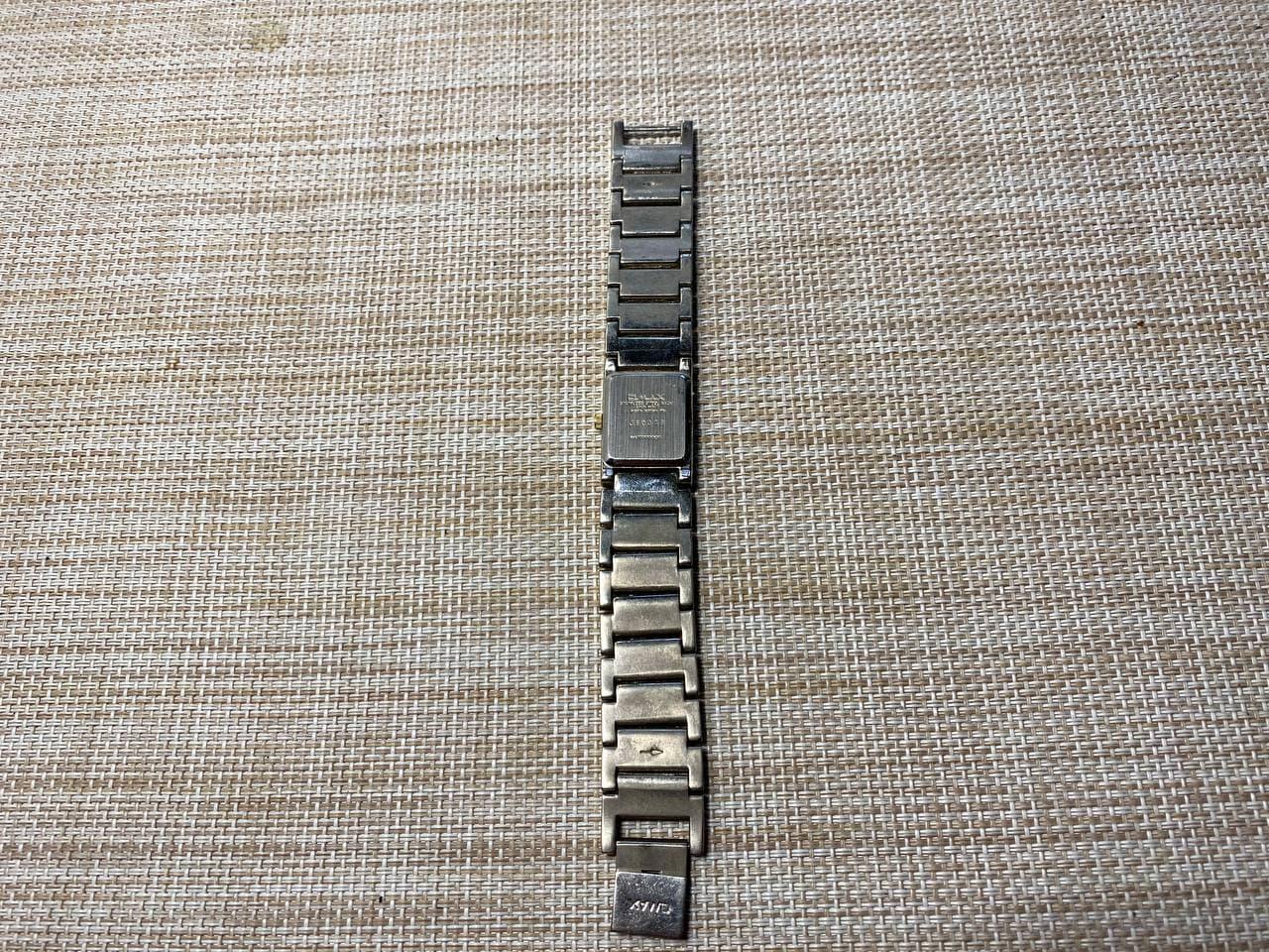 Omax quartz crystal store waterproof stainless steel back