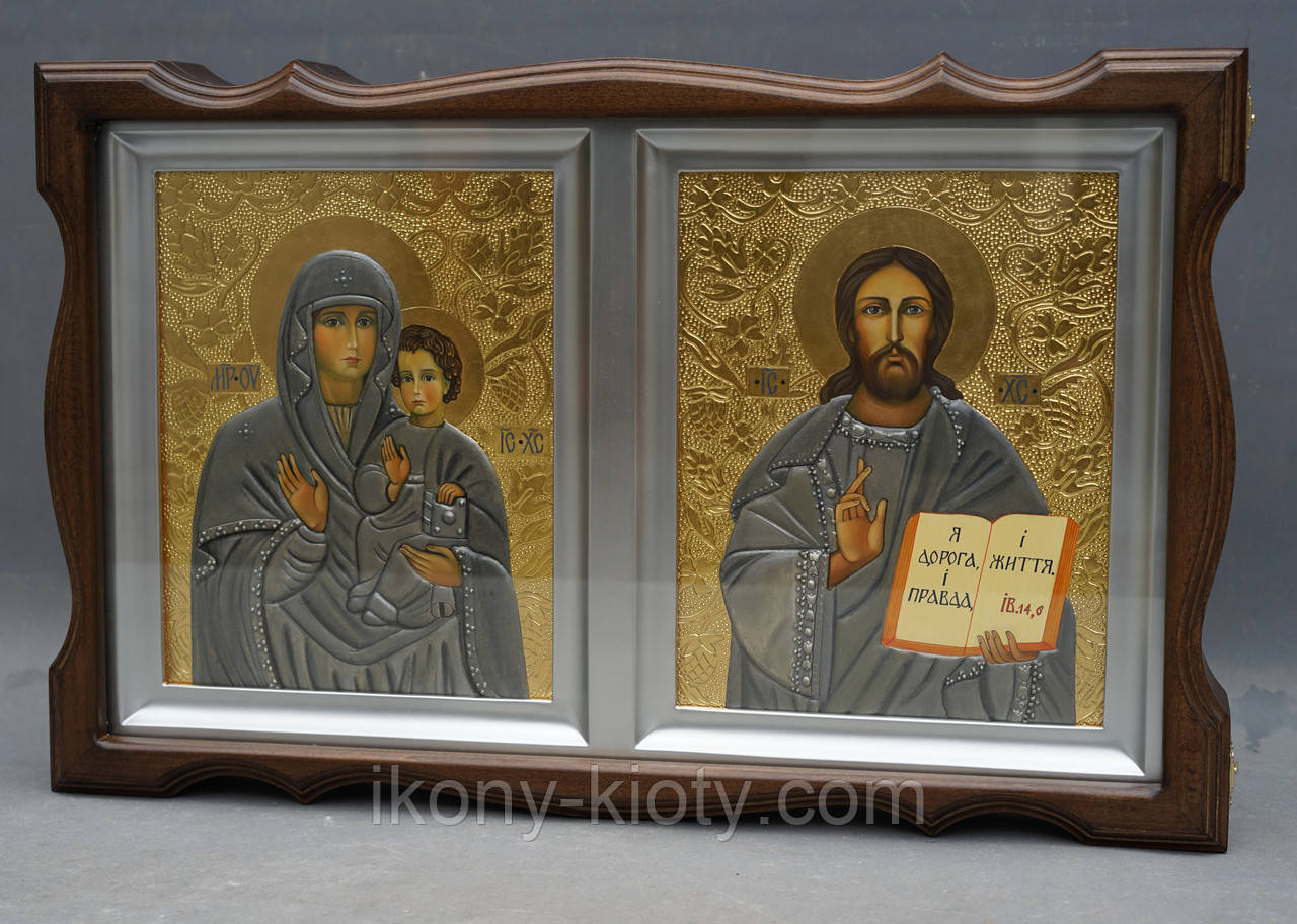 Фігурний кіот для іконній пари