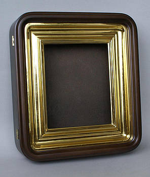 Кіот з закругленими кутами і внутрішньою рамою позолоченій