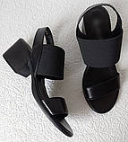 Trendy! Стильні жіночі чорні шкіряні босоніжки на підборах 5,5 см, фото 9