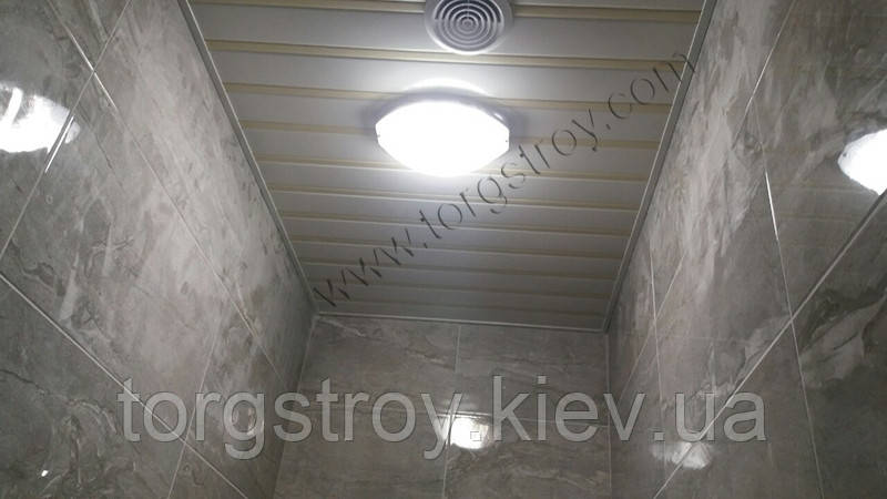 Реечный потолок: белая рейка с бежевой вставкой - фото 2 - id-p222086732