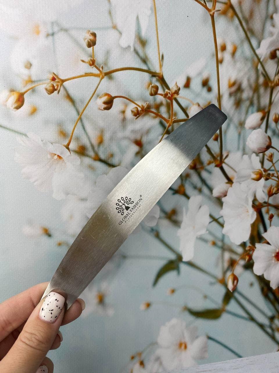 Металева основа для пилки, місяць Global Fashion