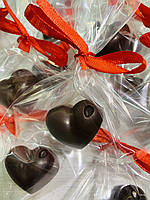 Подарки день святого Валентина. Шоколадное сердечко из чёрного шоколада.