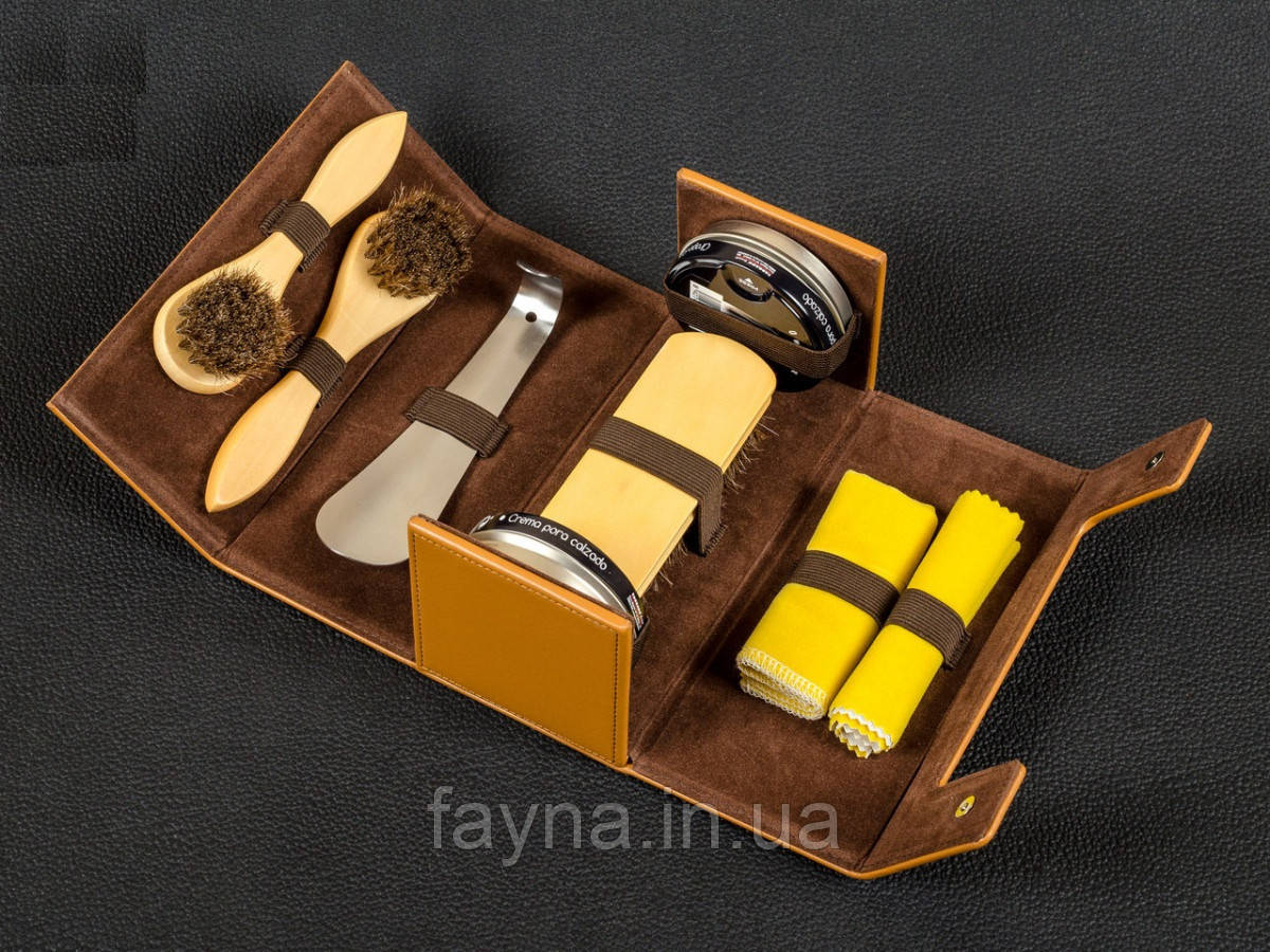 Дорожній набір для догляду за взуттям Tarrago Light Brown Shoe Care Travel Kit