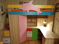 Детская кровать-чердак с рабочей зоной, угловым шкафом, тумбой и лестницей-комодом КЛ25-5