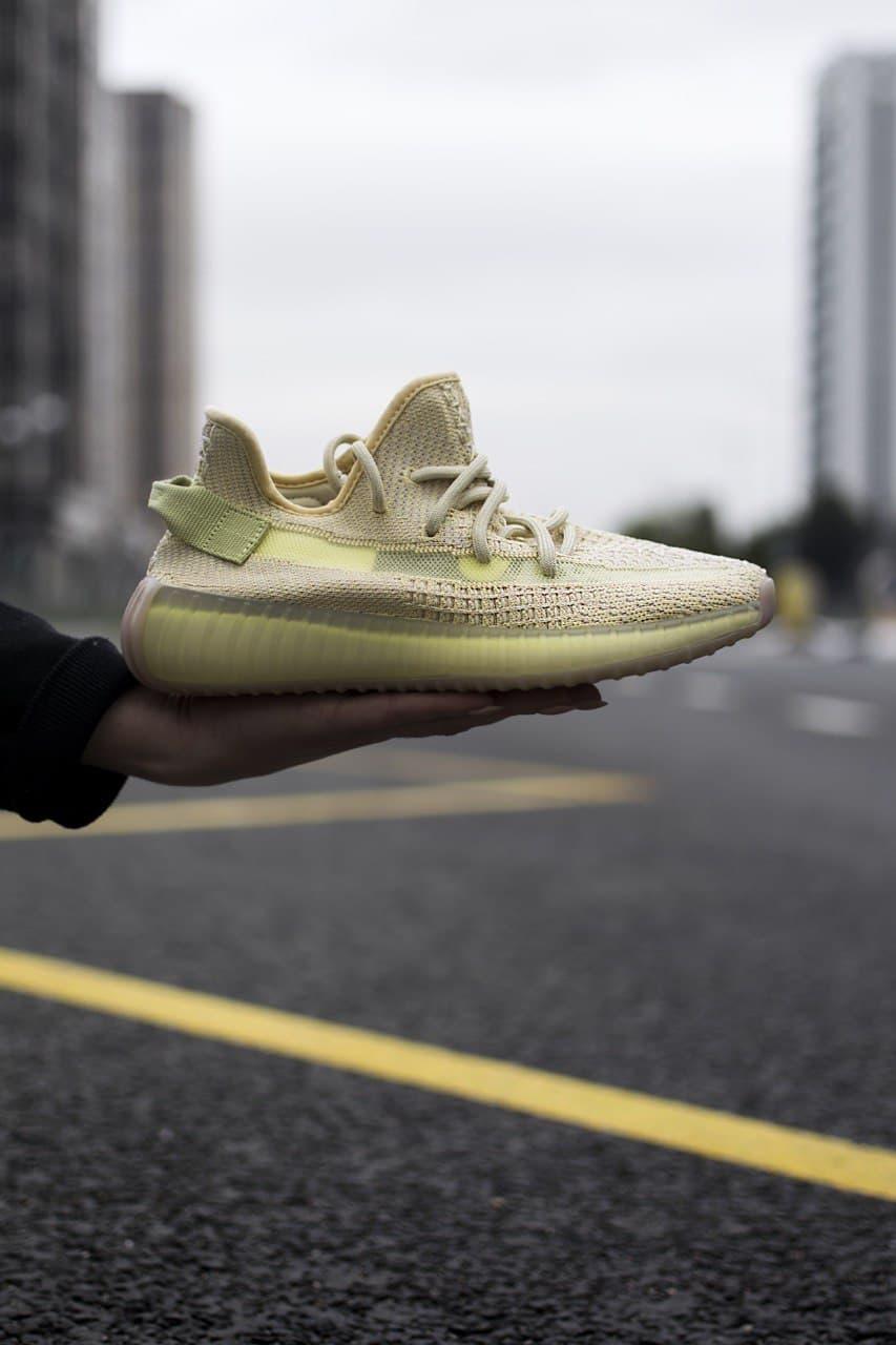 Кросівки чоловічий жовтий Adidas Yeezy Boost 350 V2 (00565)