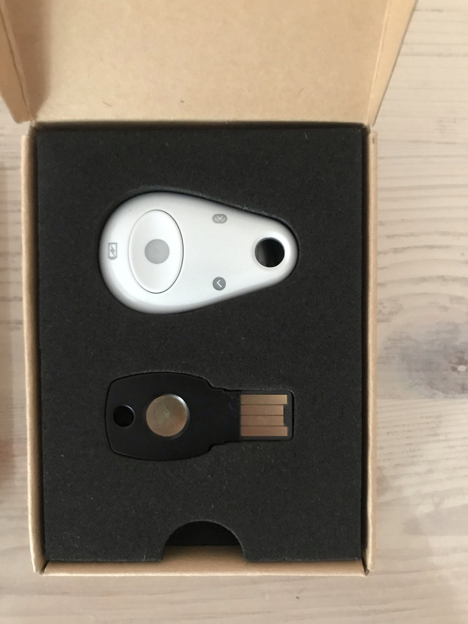 Купити USB ключ Google Titan Security Key MultiPass Fido 2in1 bundle