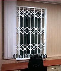 Защитные раздвижные решетки на окна для офиса
