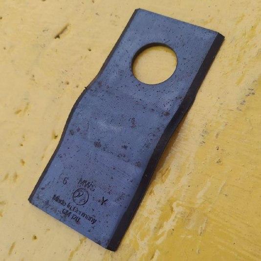 Ніж зігнутий роторної косарки Німеччина 105х46х3