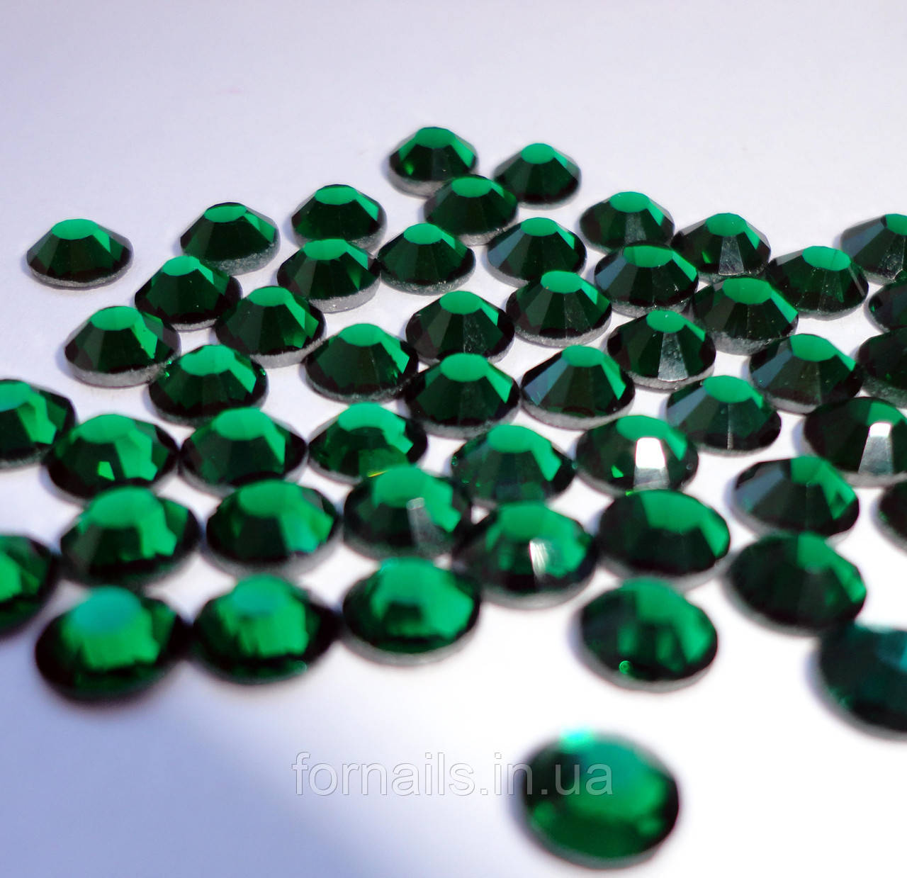 Стрази Emerald ss5 (1.7-1.9 мм) 100 шт
