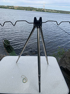 Підставка тринога для вудок металева фідерна