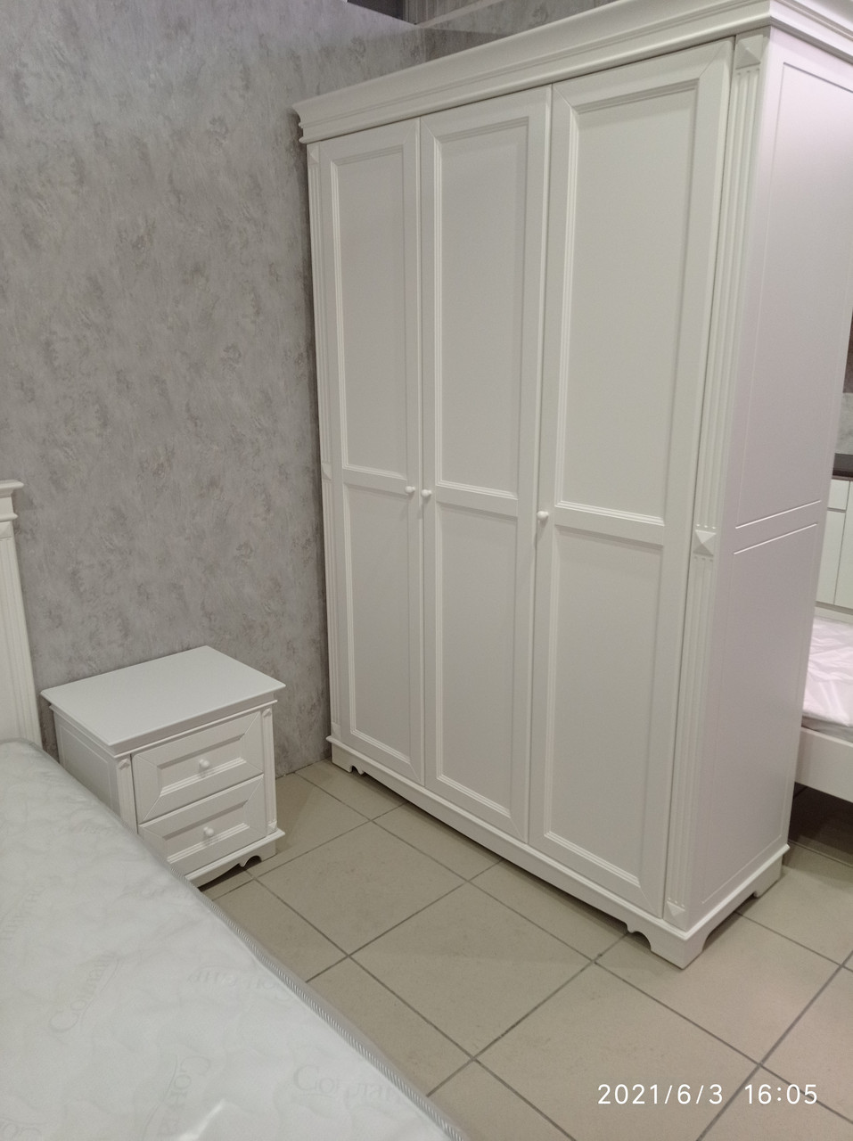 Спальня МДФ (двоспальне Ліжко, приліжкові тумби 2шт., шафа платтяна 3-х дверна)