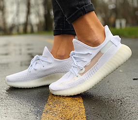 Жіночі кросівки Adidas Yeezy Boost 350 V2 White