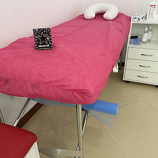 Чохол на кушетку одноразовий 0.8х2.1м. спанбонд 45г/м2 малиновий