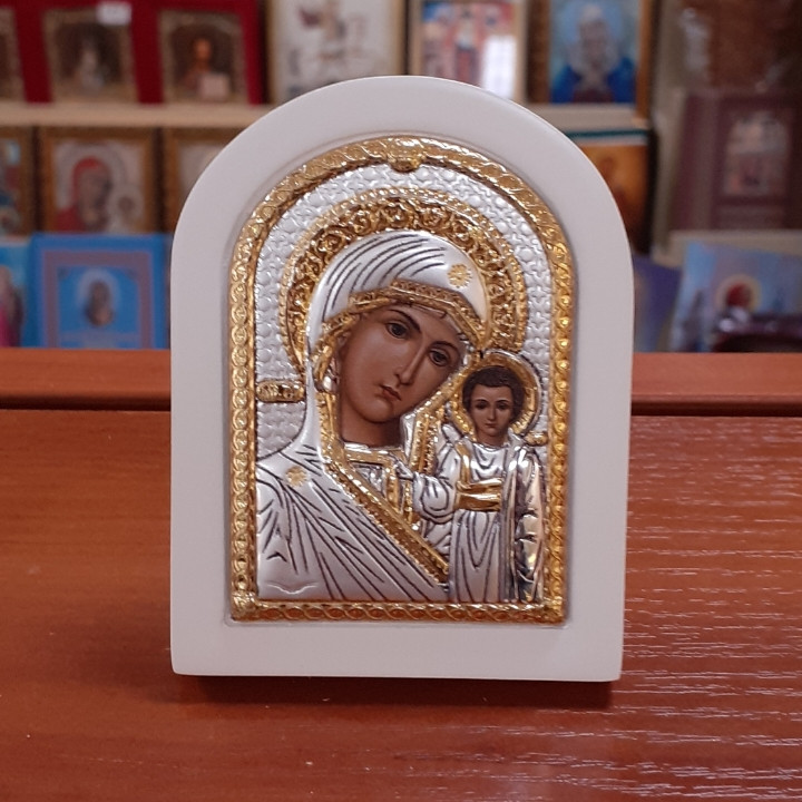 Ікона срібна 4,5х6,5 см. Лик прописаний. Біла рама. Срібло 925°, позолота. Божої Матері "Казанська".