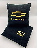 Автомобільний плед і подушка з вишивкою логотипа "CHEVROLET"