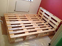 Кровать из дерева