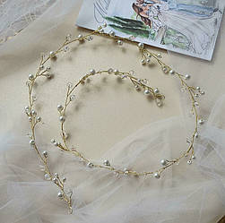 Гілочка з дроту золотого кольору, намистин і кришталіків на голову (ручна робота)