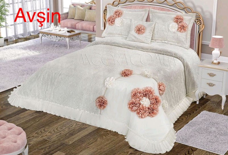 Атласне покривало 260x260 з рюшами Serinian "Avsin" крем