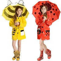 Дитячі парасольки і дощовики