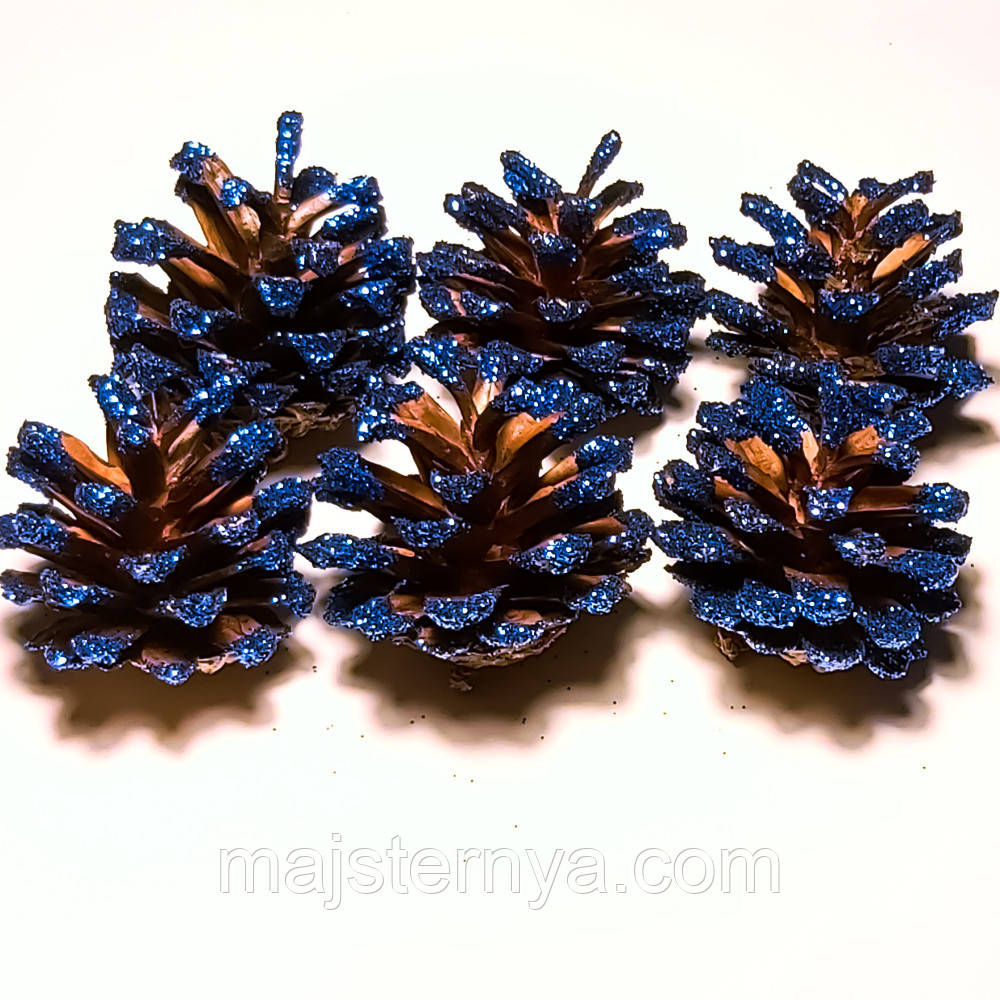 Соснова шишка (6шт в упаковці) натуральна вкрита блискучим синім глітером