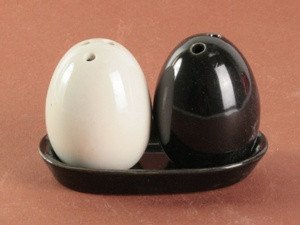 Набір для спецій Яйця Біле і Чорне / Набір для спецій Яйця Біле і Чорне 8x5x4 см