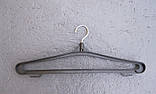 Вiшалка для одягу пластикова широка №3 чорна металевий гачок ПП КВВ (уп 10 шт), фото 3