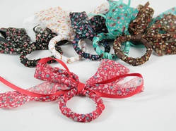 Гумка для волосся Бантик Стрічка Квіти дрібні 6 кольорів / Гумка для волосся Бантик Стрічка Квіти дрібні 6 кольорів 12x4x1 см