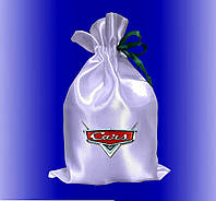 Мешочек для подарка белый атласный с принтом Тачки 17х25 см / подарочный мешочек с логотипом