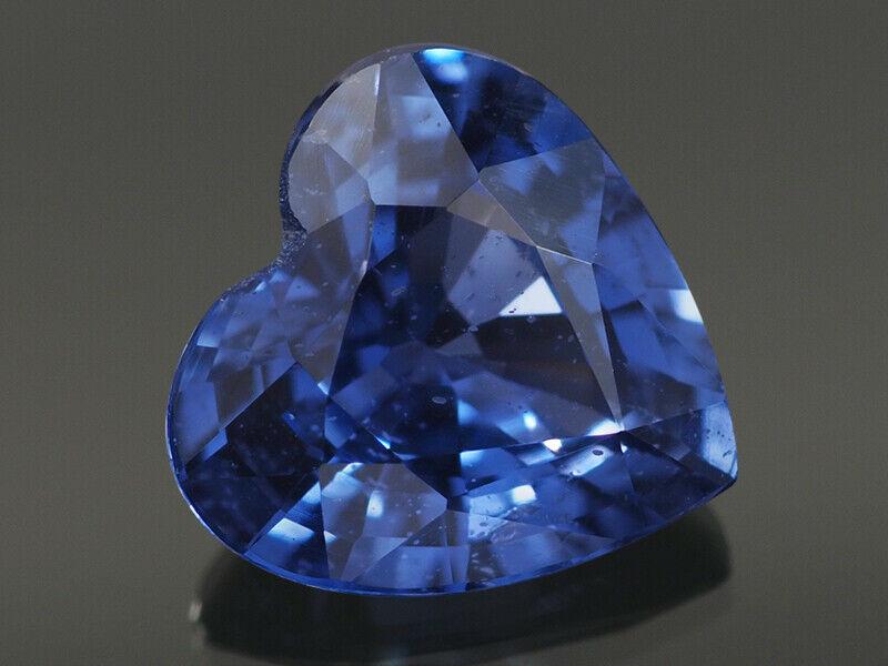 Сапфир огранка сердце 0,50 Cts. 4.9 мм