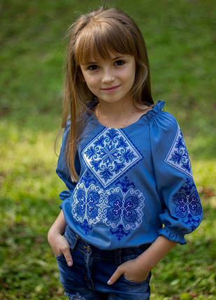 Українська сучасна синя вишиванка для дівчинки з довгим рукавом та блакитним орнаментом, фото 2