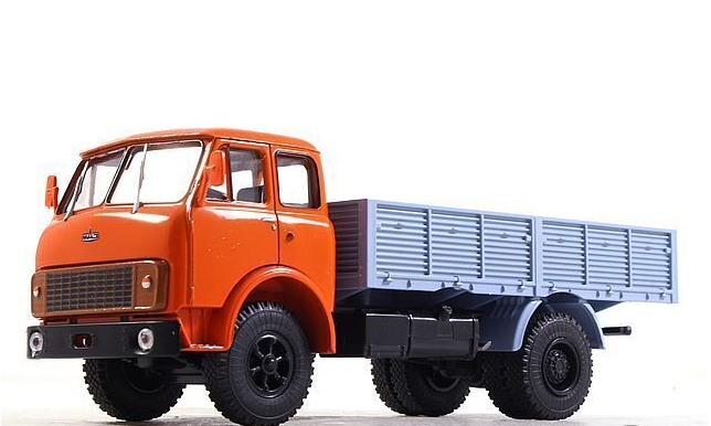 Легендарні Вантажівки №20 - МАЗ-5335 | Колекційна модель в масштабі 1:43 | Modimio