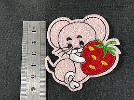 Нашивка Мишка з полуничкою 60х60 мм, фото 3