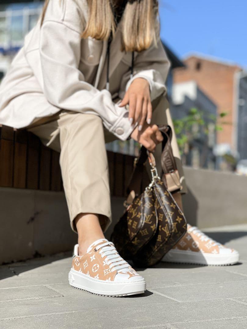 Кеди повсякденні Луї Віттон. Жіночі кросівки Louis Vuitton. Класні кеди жіночі Луї Віттон.