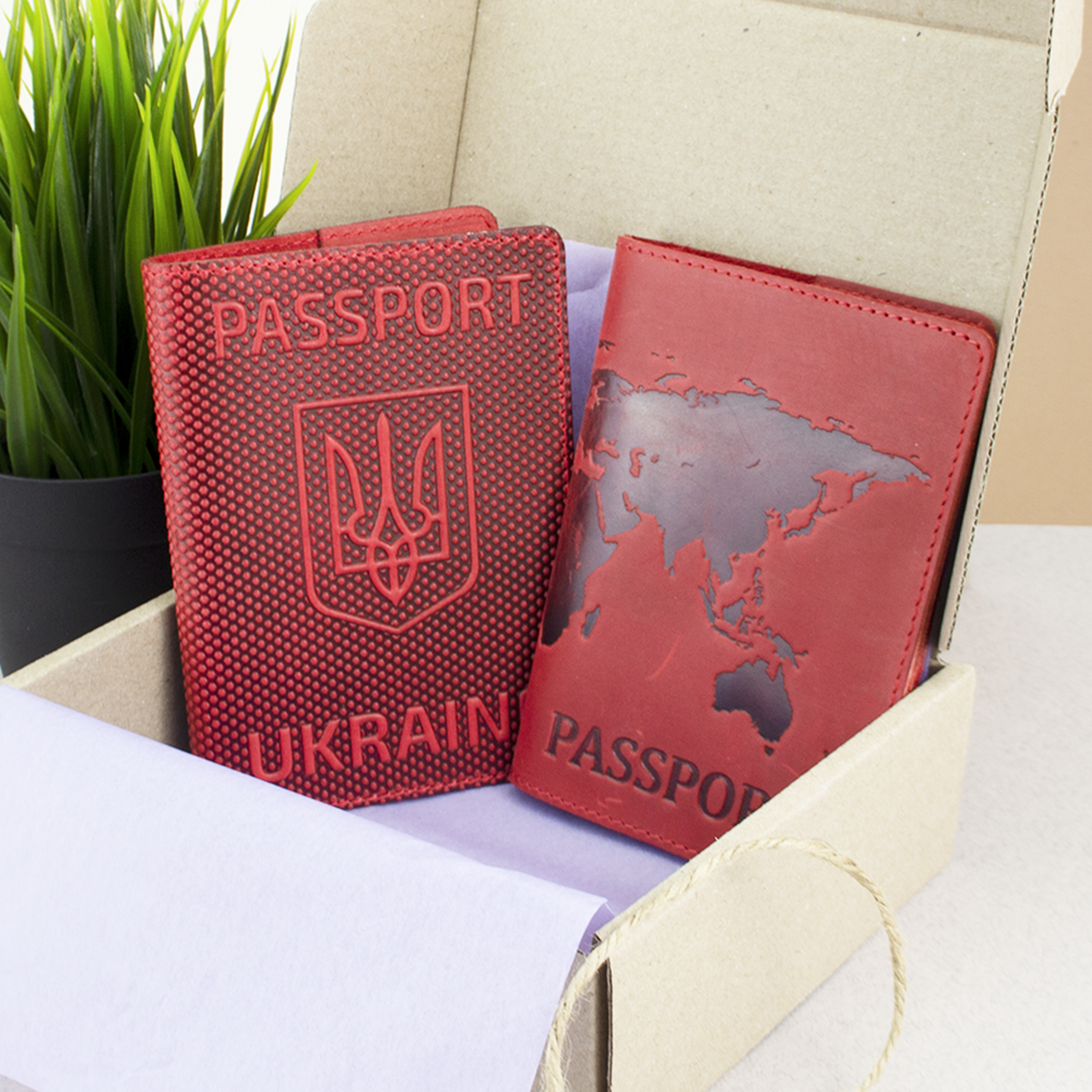 Подарунковий набір №35: обкладинка на паспорт "Герб" + обкладинка на паспорт "Карта" (червоний)