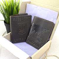 Подарунковий набір №35: обкладинка на паспорт "Герб" + обкладинка на паспорт "Карта" (коричневий)