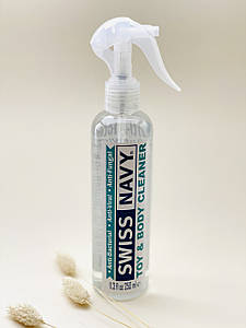 Очищувач для секс-іграшок "Swiss Navy" з триклозаном Спрей для дизінфекції інтимних товарів