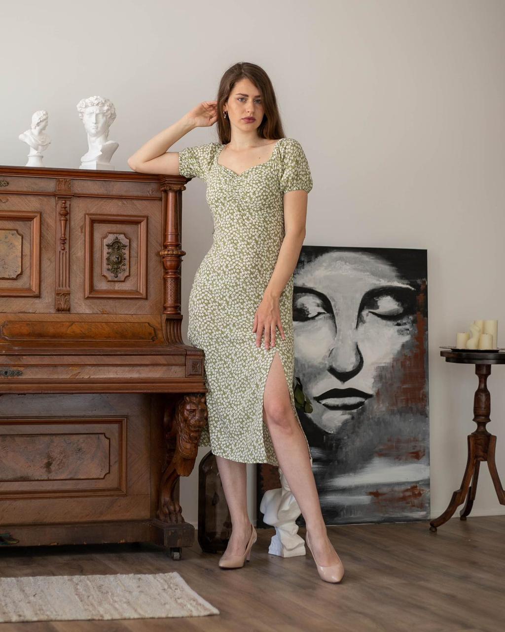 Сукня молодіжна із софту в зеленому кольорі з принтом розмір 50, 52