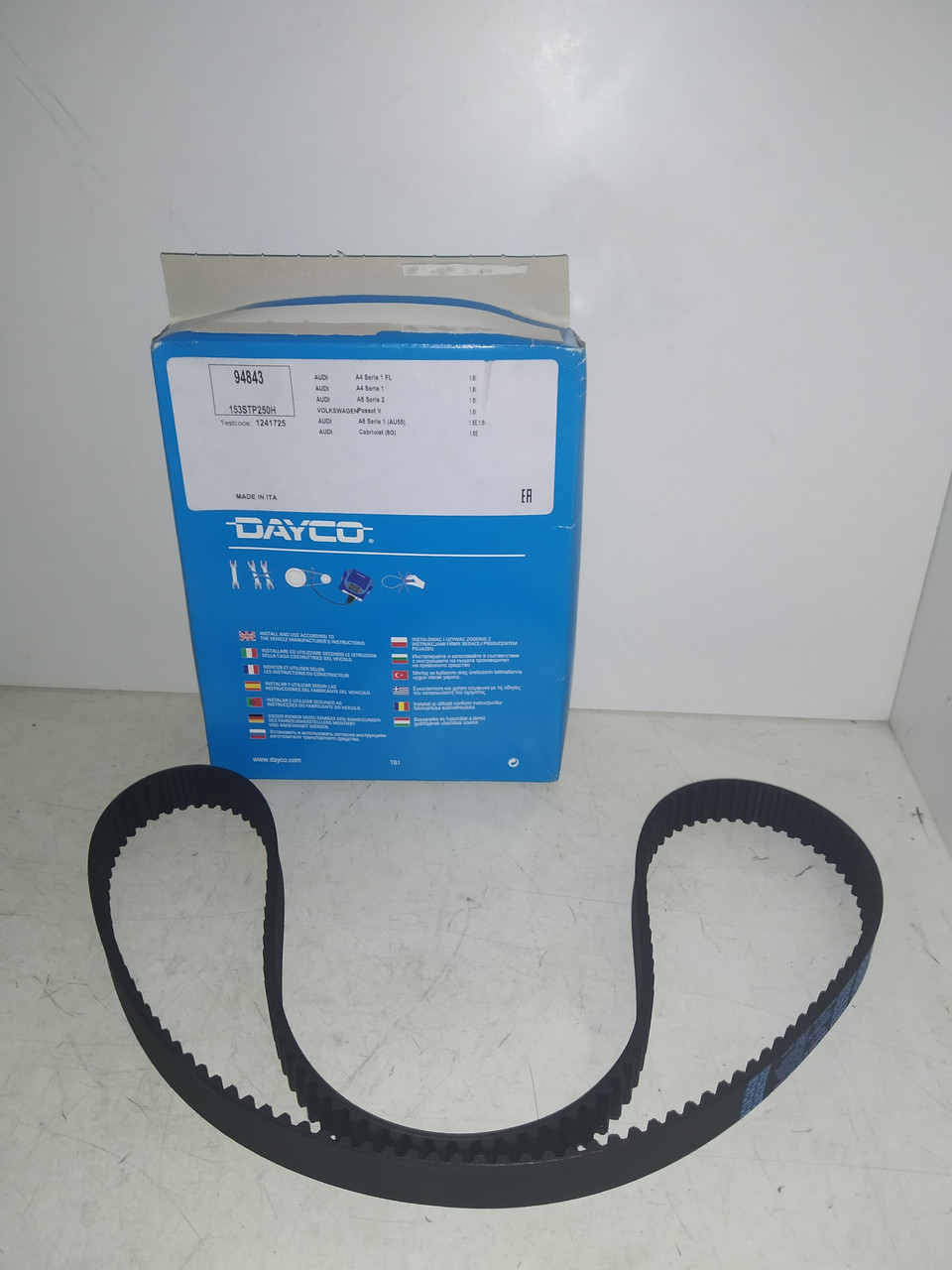 Dayco Ремінь ГРМ AUDI A4 99-01, A6 97-05,VOLKSWAGEN PASSAT 97-00